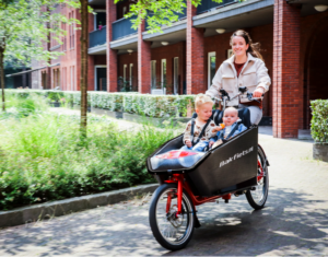Bakfiets.nl Shepherd Sfeer foto Bakfietscentrale Baby en Peuter vervoeren bakfiets