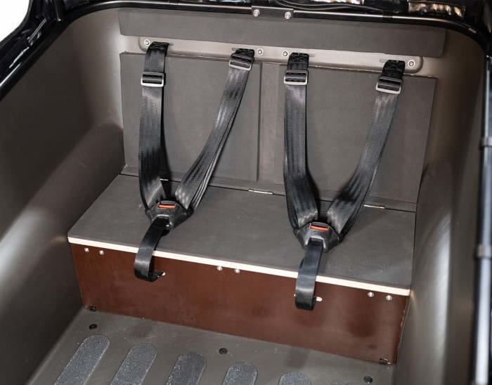 één bankje (2 kinderen)