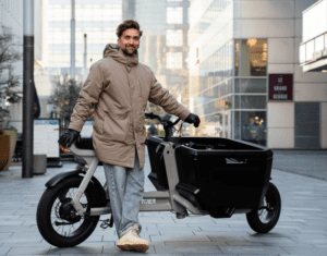 Stoer CargoX bakfiets - sfeer man buiten